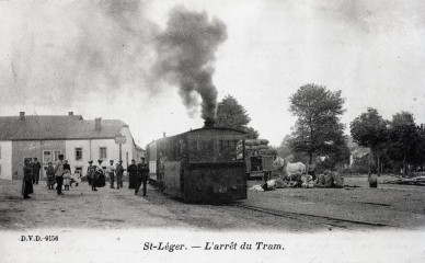 St-Léger-arrêt du tram (machine qui fume).jpg